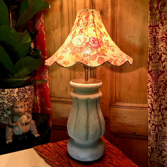 FLUTED MAHOGANY LAMP