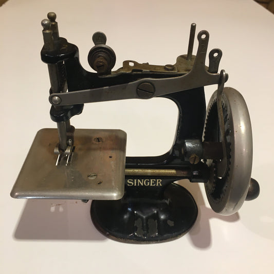 Vintage Singer Mini Sewing Machine