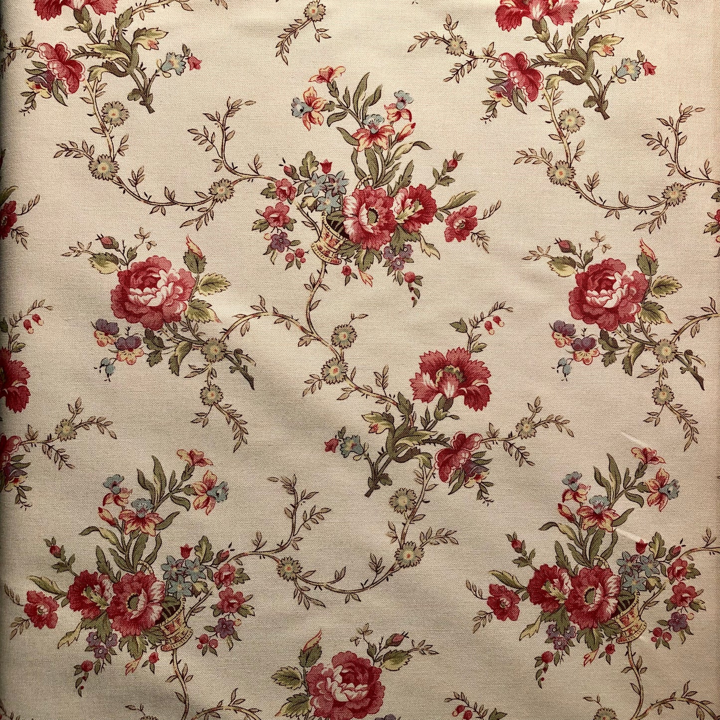 VINTAGE FABRIC - TINA FLORAL