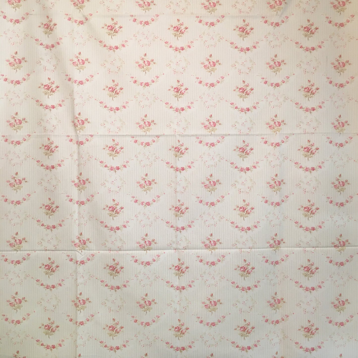 VINTAGE FABRIC - WELLINGTON ROSE